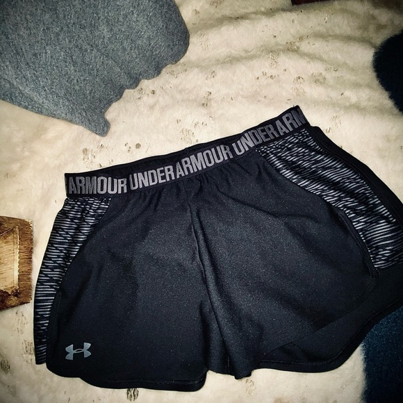 Woman’s Under Armour Set - Picture 4 of 6